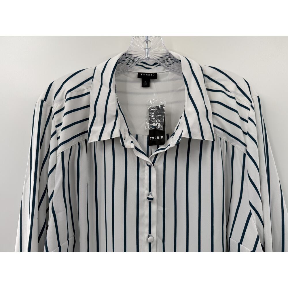 Torrid Women's Madison Georgette Long Sleeve Button Up Shirt 2/2X NWT Teal/White - Picture 2 of 9